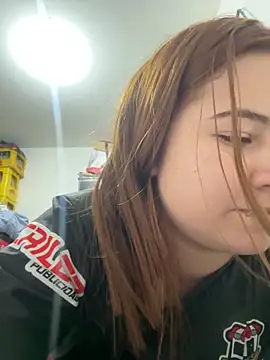 Mia foxx  online show from 12/21/25, 09:11