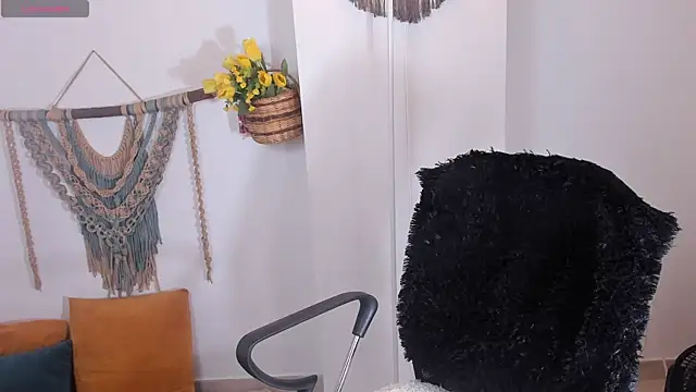 anaruiz  online show from 09/17/25, 09:27