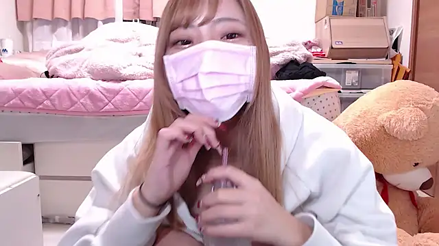  chanMOMO  online show from 01/03/25, 07:38