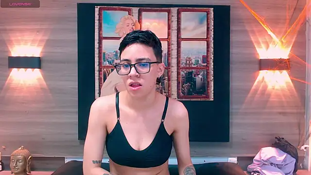 Cutie Shy  online show from 10/18/25, 12:06