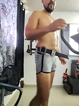 Snapshot of LatinMar chatting on 03/10/25, 01:43 LatinMar online show from 03/10/25, 01:43