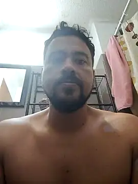 Snapshot of LatinMar chatting on 10/14/25, 01:23 LatinMar online show from 10/14/25, 01:23