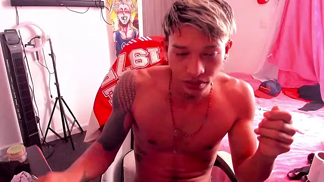 Snapshot of TommyGun_22 chatting on 07/28/26, 12:59 TommyGun 22 online show from 07/28/26, 12:59