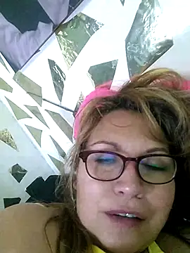 Snapshot of Kazsandraa chatting on 03/22/25, 05:31 Kazsandraa online show from 03/22/25, 05:31