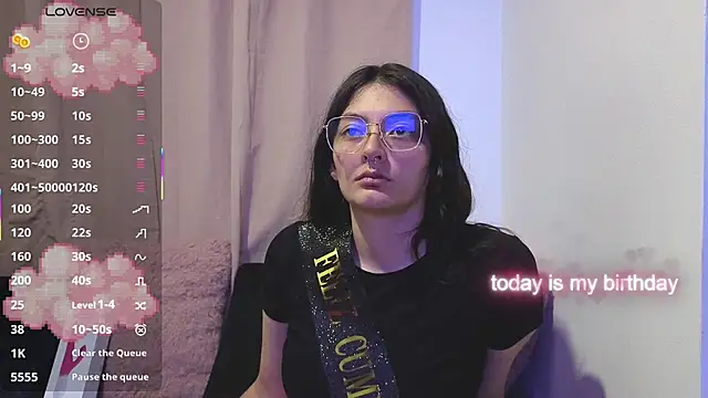 lessliee22  online show from 05/15/26, 06:53