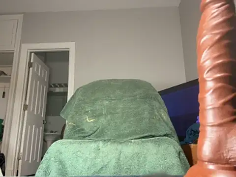 ChiRaqb8 online show from 11/10/25, 02:54