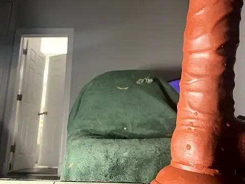 ChiRaqb8 online show from 04/01/26, 08:59