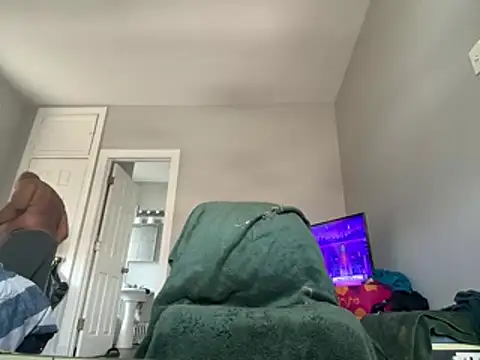 ChiRaqb8 online show from 04/14/26, 07:20