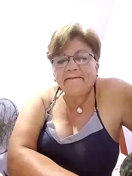 Madrastrahot69 online show from 11/17/25, 03:56