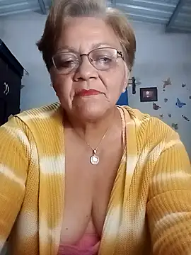 Madrastrahot69 online show from 12/16/25, 03:22