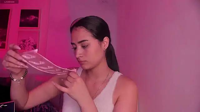 lara madisson online show from 10/01/25, 04:29