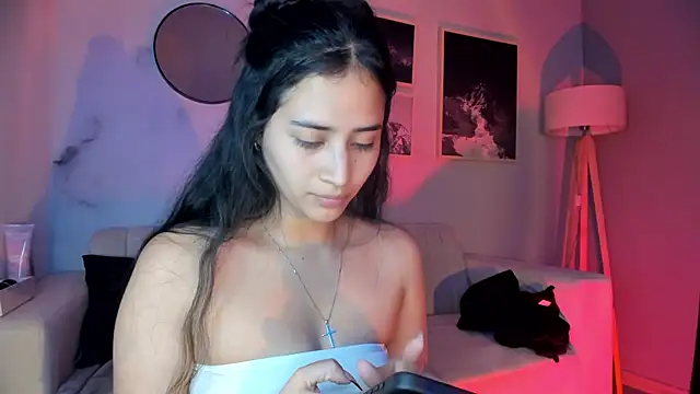 Snapshot of lara_madisson chatting on 02/10/26, 05:33 lara madisson online show from 02/10/26, 05:33