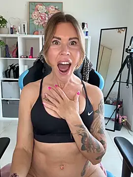 Lara Bergmann online show from 03/24/26, 10:20