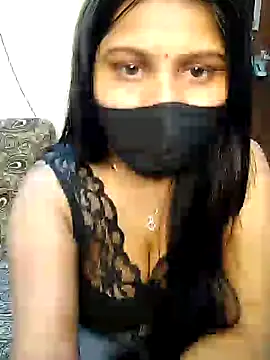 Snapshot of Hotty-simran chatting on 02/10/25, 08:20 Hotty-simran online show from 02/10/25, 08:20