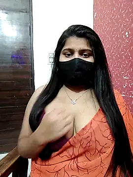 Snapshot of Hotty-simran chatting on 03/05/25, 10:11 Hotty-simran online show from 03/05/25, 10:11