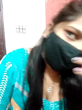 Snapshot of Hotty-simran chatting on 03/07/25, 09:07 Hotty-simran online show from 03/07/25, 09:07