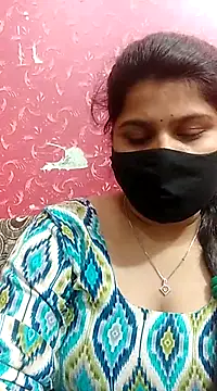 Snapshot of Hotty-simran chatting on 03/19/25, 07:40 Hotty-simran online show from 03/19/25, 07:40