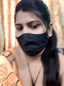 Snapshot of Hotty-simran chatting on 10/13/25, 04:34 Hotty-simran online show from 10/13/25, 04:34