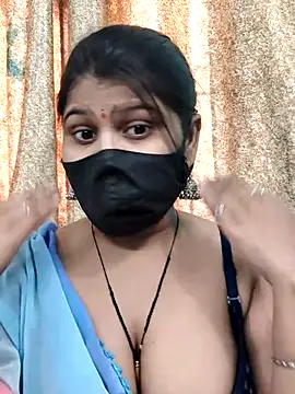 Snapshot of Hotty-simran chatting on 10/15/25, 04:34 Hotty-simran online show from 10/15/25, 04:34