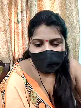 Snapshot of Hotty-simran chatting on 10/27/25, 04:27 Hotty-simran online show from 10/27/25, 04:27