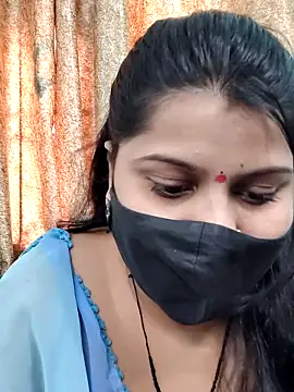 Snapshot of Hotty-simran chatting on 10/28/25, 05:00 Hotty-simran online show from 10/28/25, 05:00