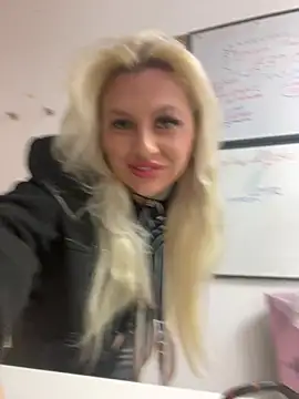 Arabellalee23 online show from 03/12/25, 06:55