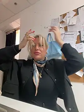 Arabellalee23 online show from 03/15/25, 08:43