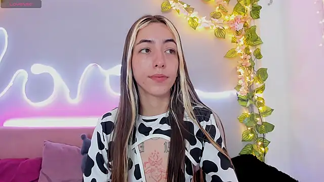 YouliteSllut2 online show from 12/05/24, 07:49