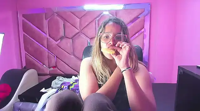 Olivia Fox69 online show from 01/31/25, 03:41