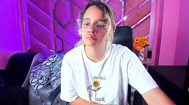 Olivia Fox69 online show from 03/14/25, 06:42