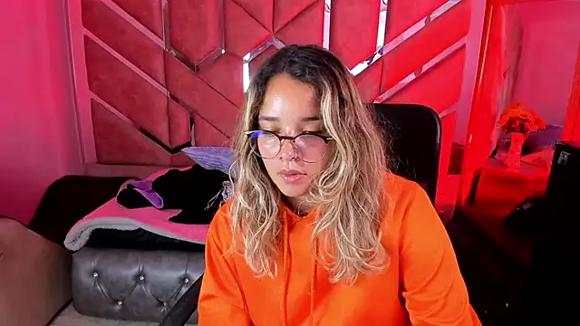 Olivia Fox69 online show from 09/28/25, 03:56