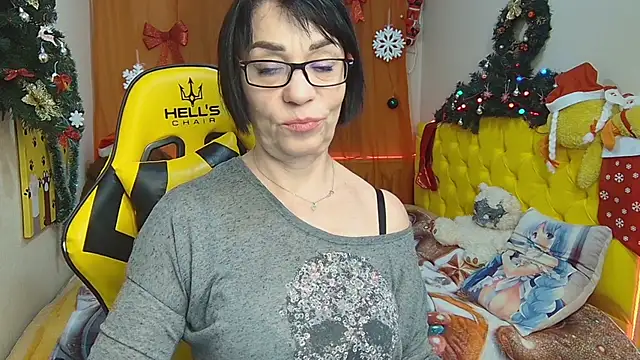 Snapshot of SandraHormas chatting on 01/18/25, 05:04 SandraHormas online show from 01/18/25, 05:04