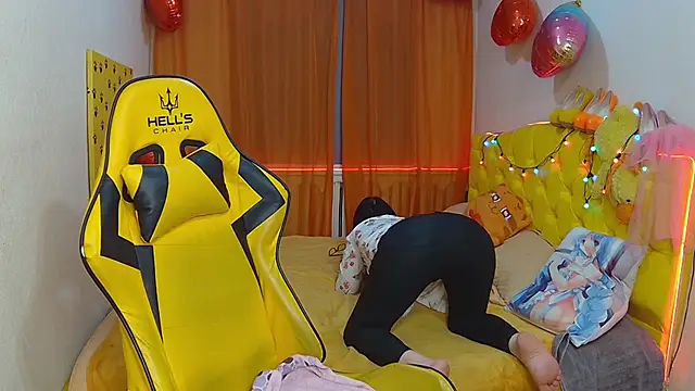 Snapshot of SandraHormas chatting on 03/16/25, 02:00 SandraHormas online show from 03/16/25, 02:00