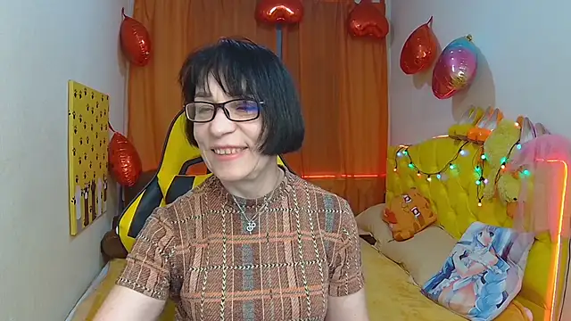 Snapshot of SandraHormas chatting on 03/17/25, 08:07 SandraHormas online show from 03/17/25, 08:07