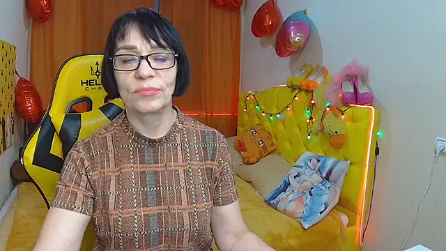 Snapshot of SandraHormas chatting on 03/17/25, 05:27 SandraHormas online show from 03/17/25, 05:27