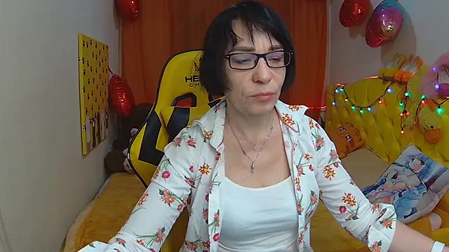 Snapshot of SandraHormas chatting on 03/20/25, 11:27 SandraHormas online show from 03/20/25, 11:27