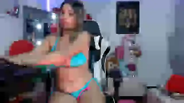 Snapshot of sexy_bunny_hot chatting on 03/11/25, 05:02 sexy bunny hot online show from 03/11/25, 05:02