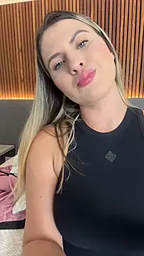 Snapshot of EmiilyAdams_ chatting on 06/10/26, 10:08 EmiilyAdams online show from 06/10/26, 10:08
