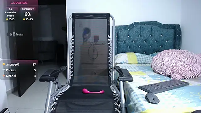 sofiamature01 online show from 01/17/25, 03:55