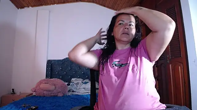 sofiamature01 online show from 09/29/25, 09:19