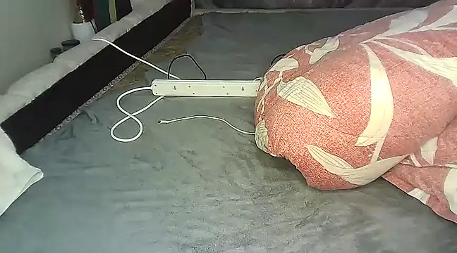 Snapshot of pretty_bums chatting on 12/09/24, 03:40 pretty bums online show from 12/09/24, 03:40