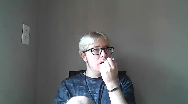 Snapshot of bisexualboy05 chatting on 03/05/25, 10:33 bisexualboy05 online show from 03/05/25, 10:33