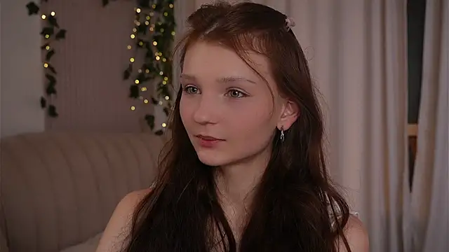 Snapshot of CindyGarrison chatting on 06/17/26, 11:27 CindyGarrison online show from 06/17/26, 11:27