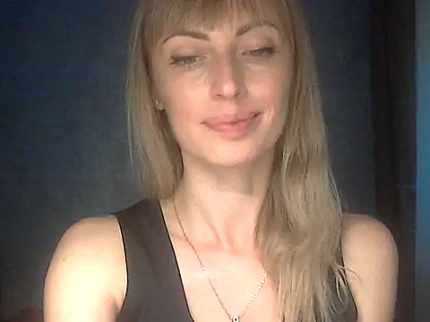 Snapshot of EffectMaya chatting on 05/11/26, 04:15 EffectMaya online show from 05/11/26, 04:15