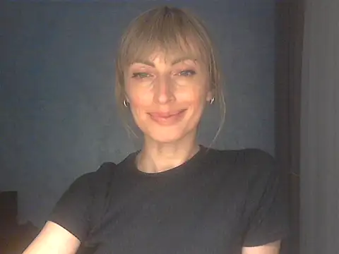 Snapshot of EffectMaya chatting on 05/25/26, 05:30 EffectMaya online show from 05/25/26, 05:30