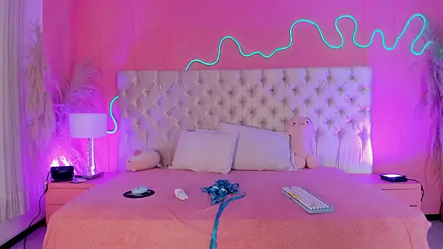 Julieta Cortes   online show from 02/24/26, 12:14