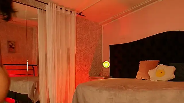 Julieta Cortes   online show from 04/17/26, 12:30