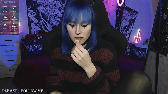 little Elika online show from 12/03/24, 12:35