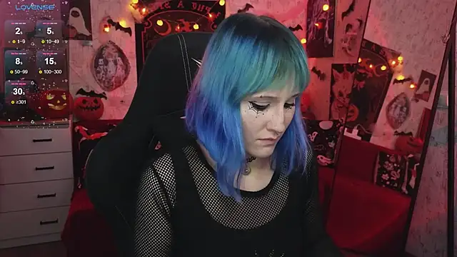 little Elika online show from 10/31/25, 09:38