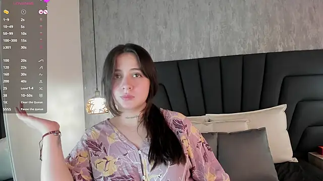 Sabrina Lennox online show from 02/08/25, 07:38